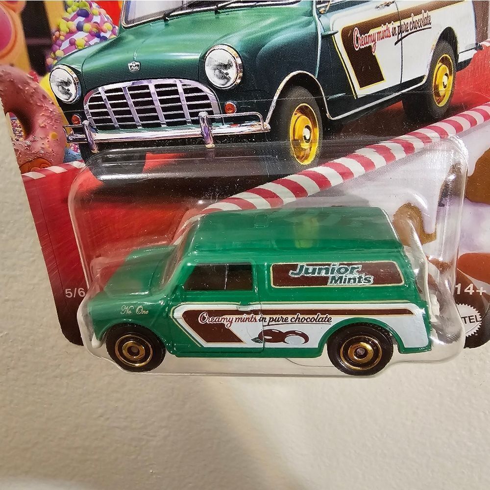 2019 Matchbox Sweet Rides Austin Mini Van - Picture 4 of 5